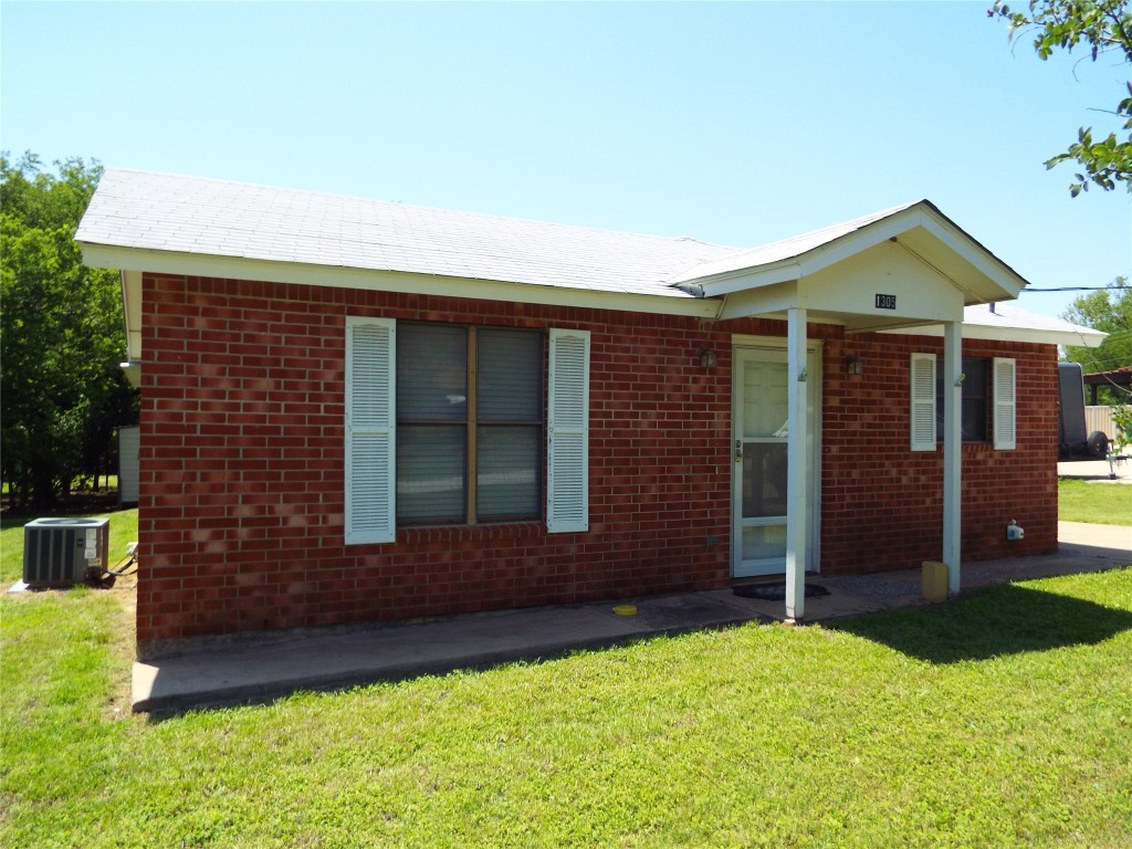 1305 S Mulberry Street Eastland TX 76448