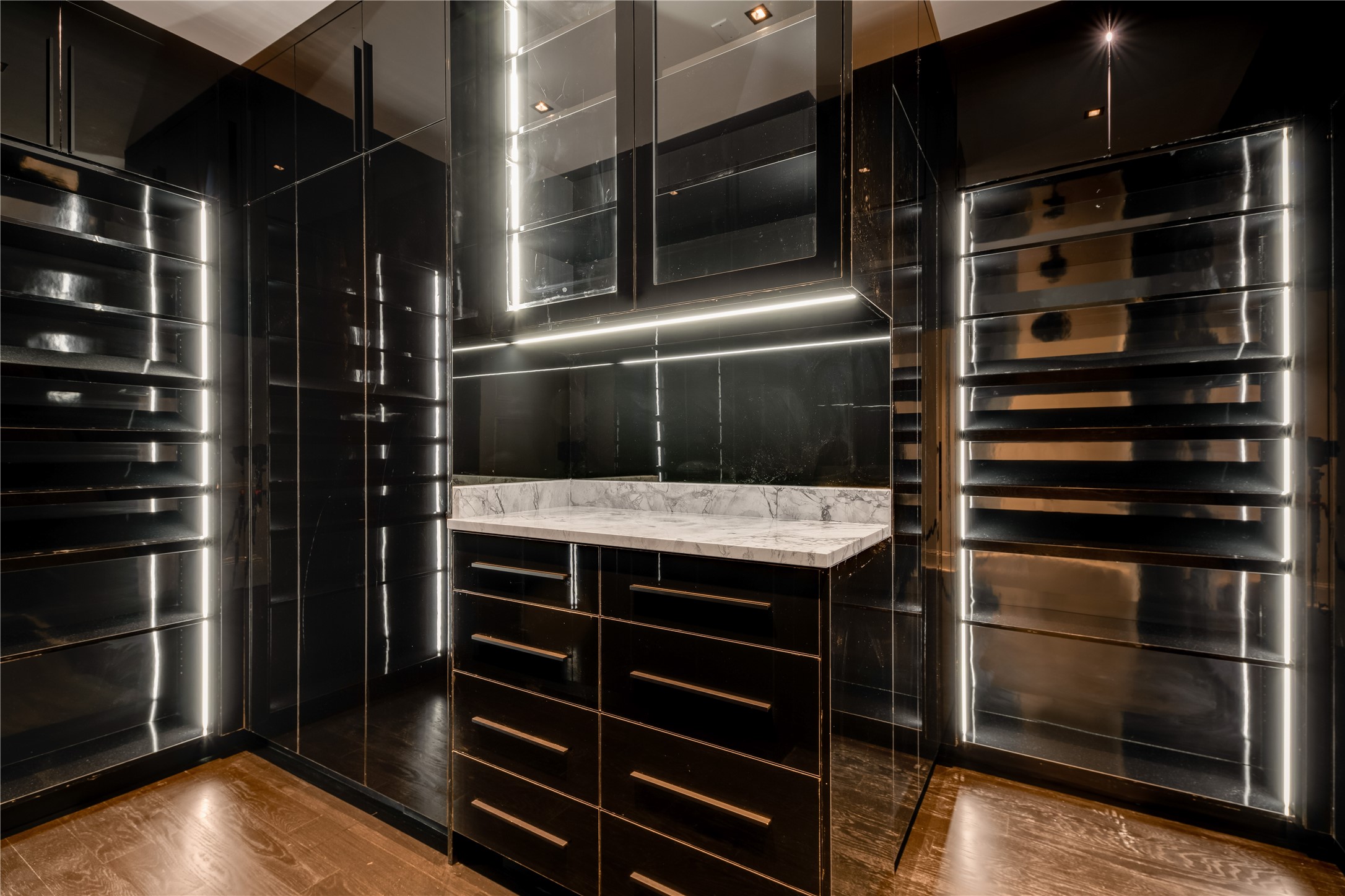 6404 Lakehurst Avenue Dallas TX 75230