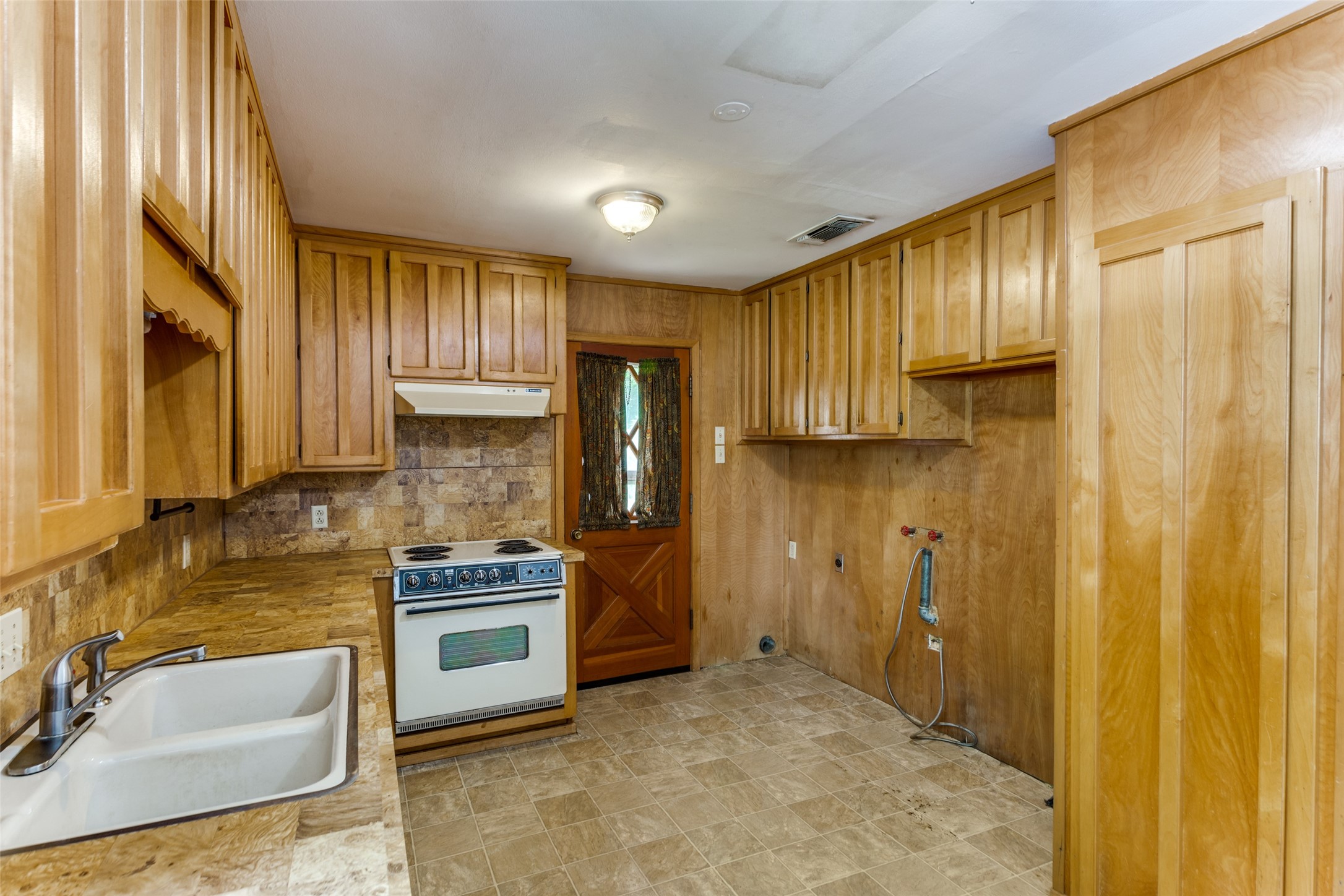 5053 Pamela Fort Worth TX 76116