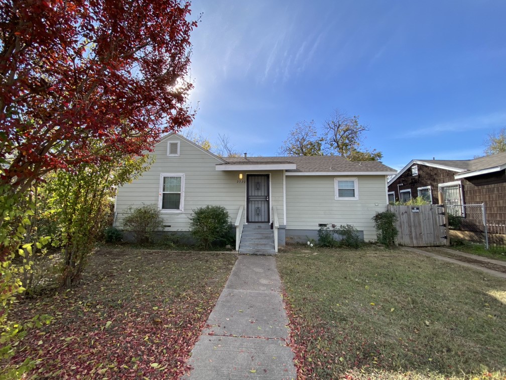 2720 Thannisch Avenue Fort Worth TX 76105