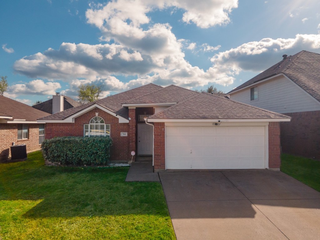 704 N Emma Drive Arlington TX 76002