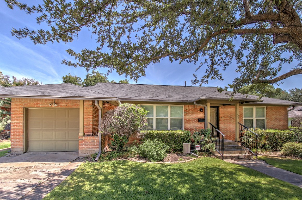 428 Parkhurst Drive Dallas TX 75218