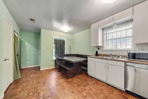 921 E Annie Street Fort Worth TX 76104