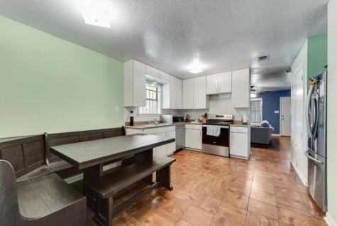 921 E Annie Street Fort Worth TX 76104