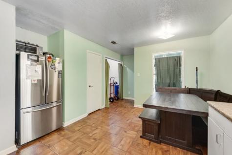 921 E Annie Street Fort Worth TX 76104