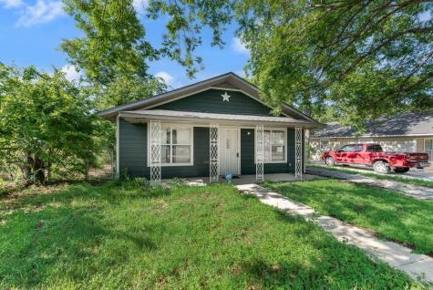 921 E Annie Street Fort Worth TX 76104