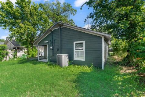 921 E Annie Street Fort Worth TX 76104