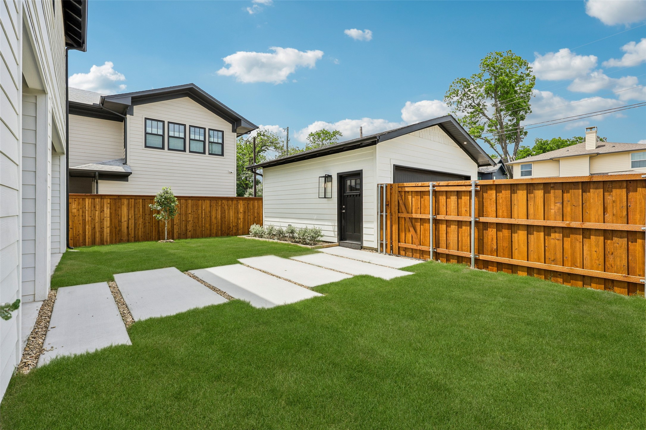5457 Bonita Avenue Dallas TX 75206