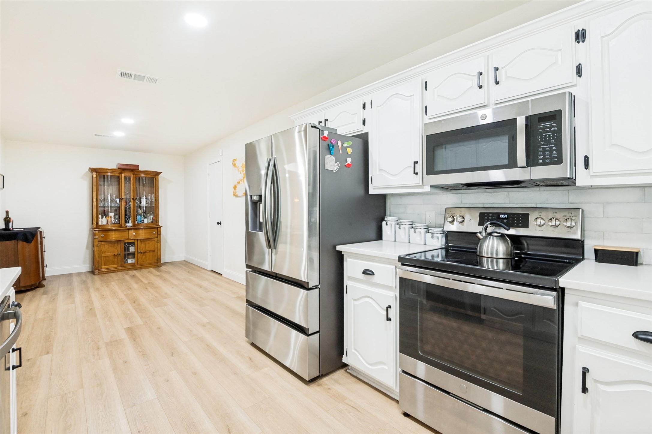 3323 Dasher Street Lancaster TX 75146