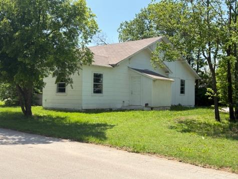 902 Thompson Jacksboro TX 76458