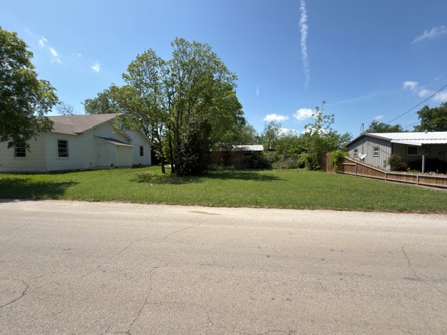 902 Thompson Jacksboro TX 76458
