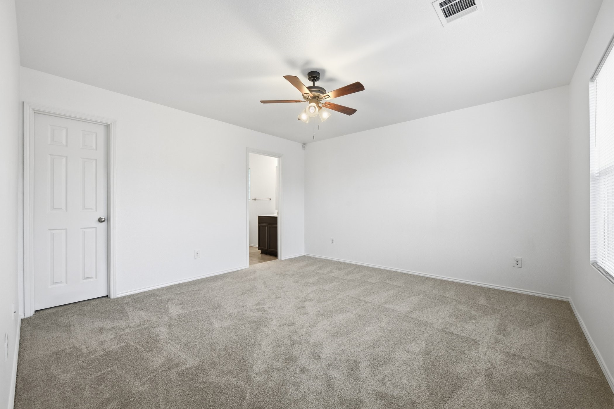 10001 Amosite Drive Fort Worth TX 76131