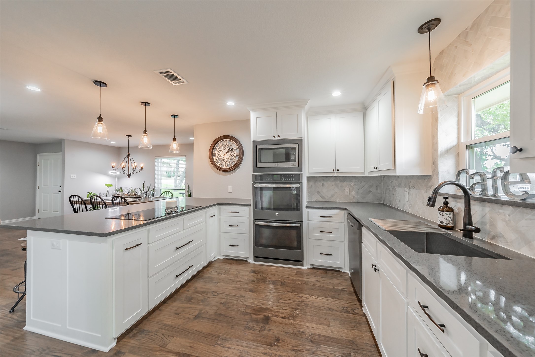 2872 Winterhaven Hurst TX 76054