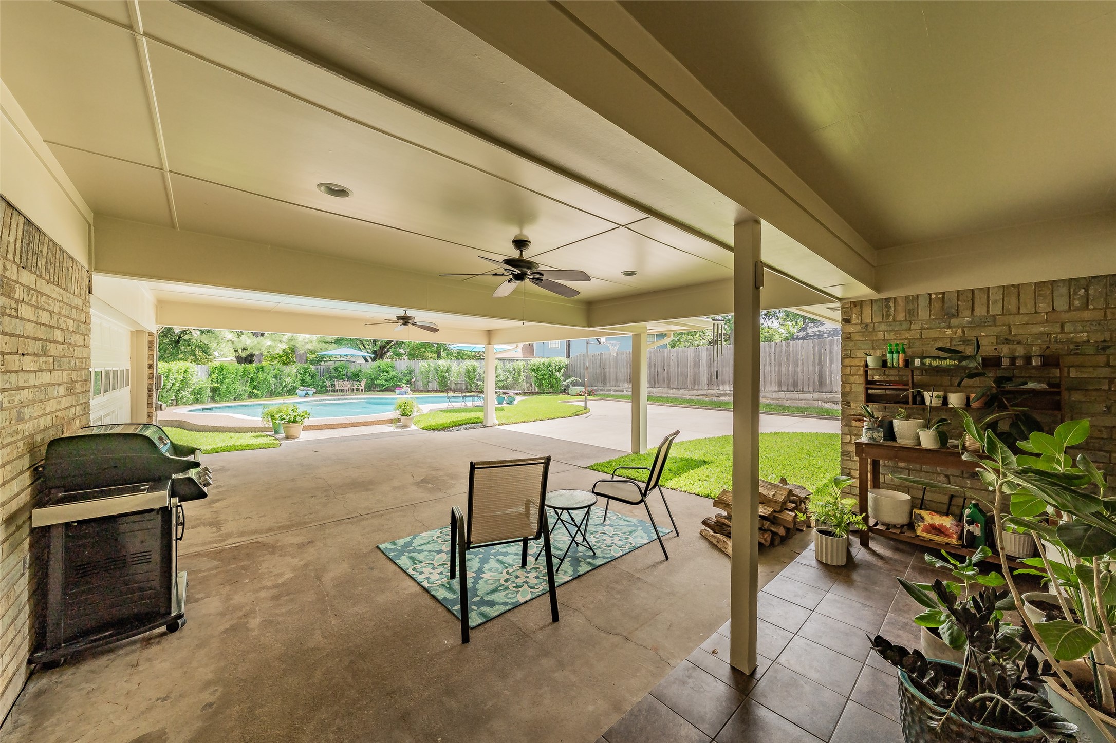 2872 Winterhaven Hurst TX 76054