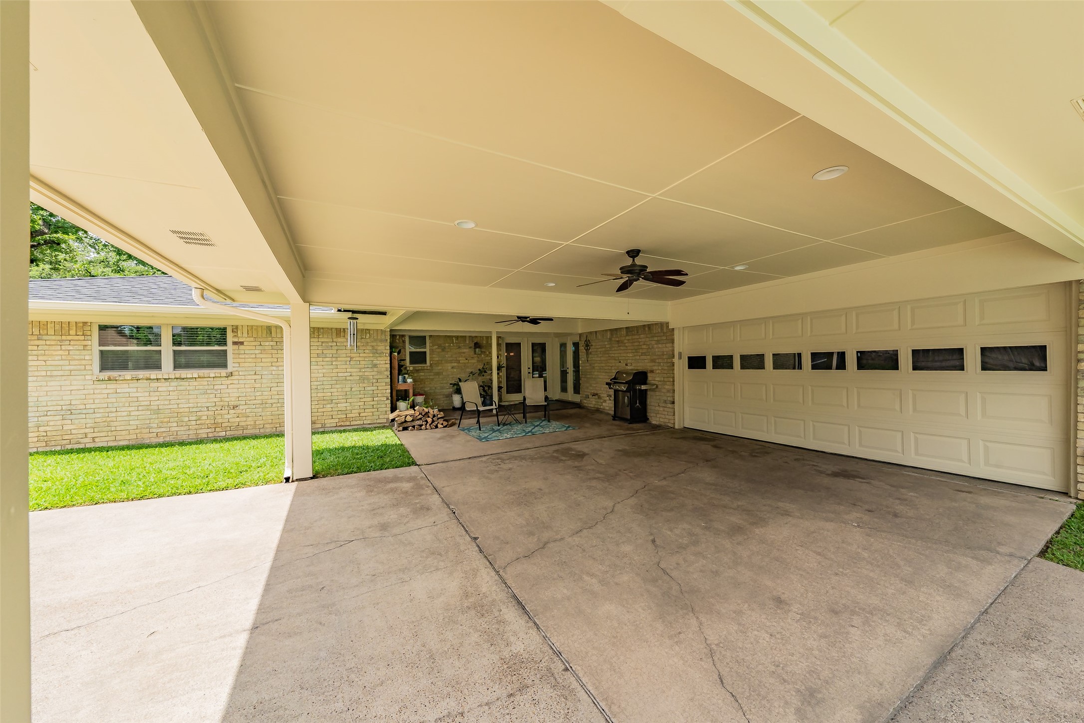 2872 Winterhaven Hurst TX 76054