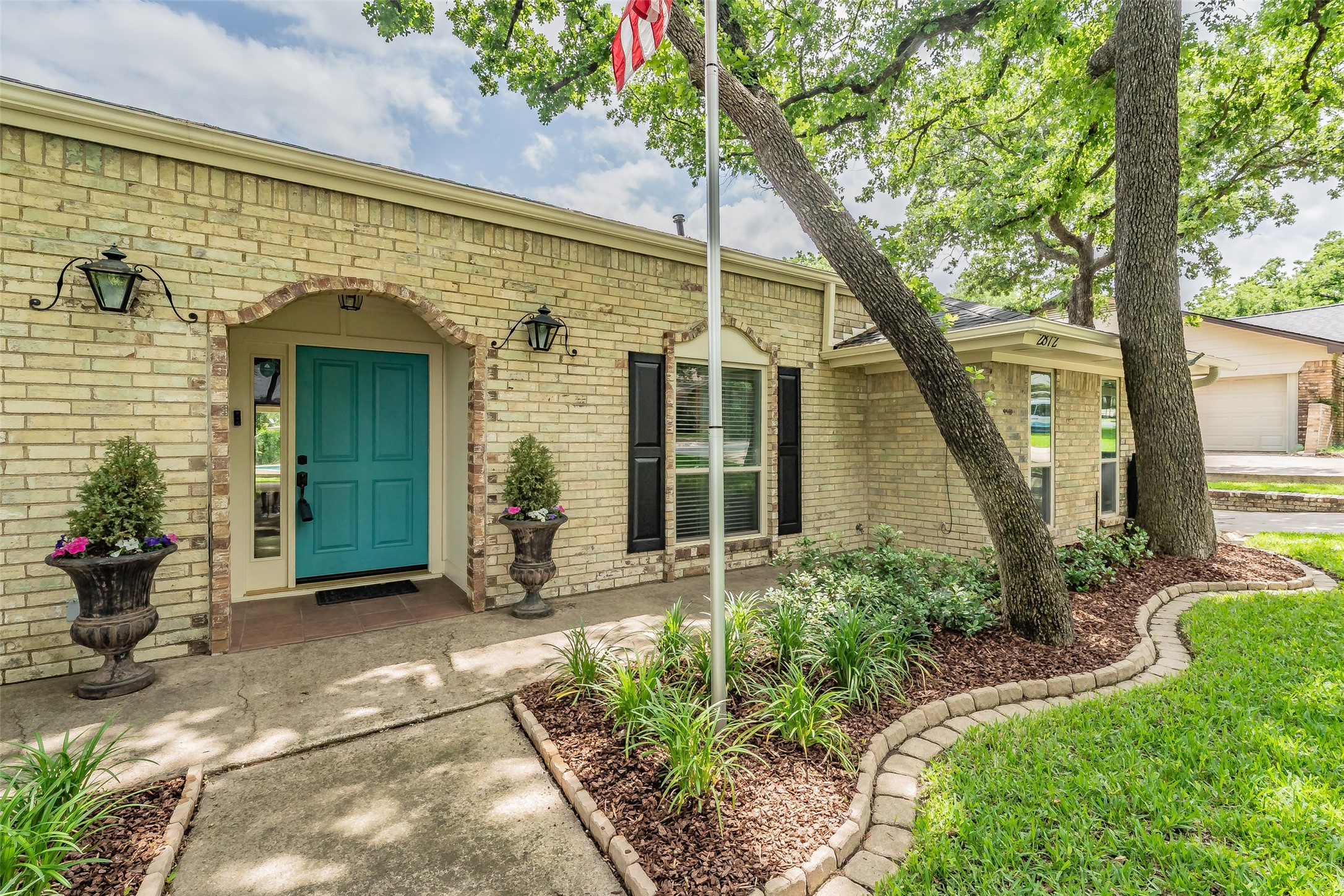 2872 Winterhaven Hurst TX 76054