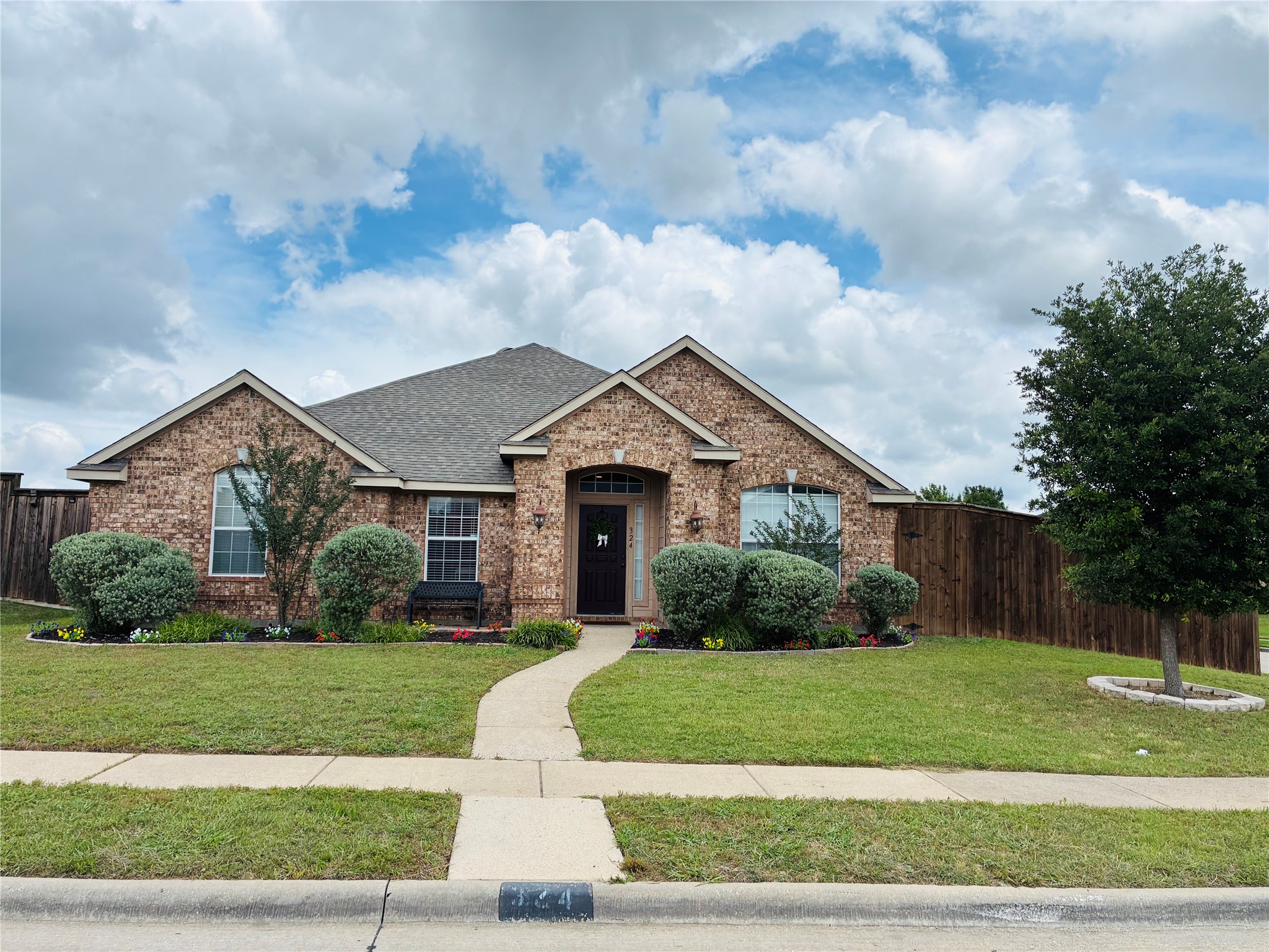324 Teakwood Lane Cedar Hill TX 75104