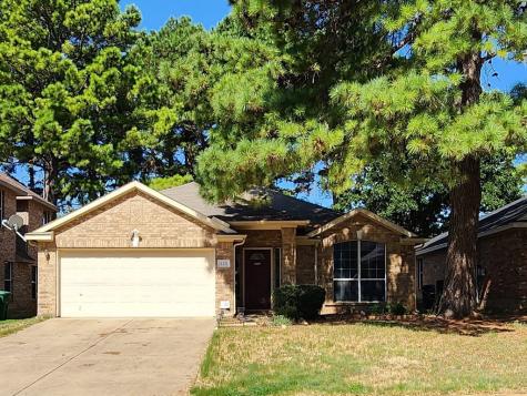 536 Cross Ridge Circle N Fort Worth TX 76120