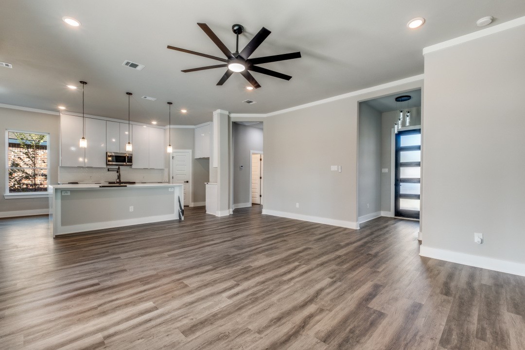 803 Rayenell Avenue Dallas TX 75217