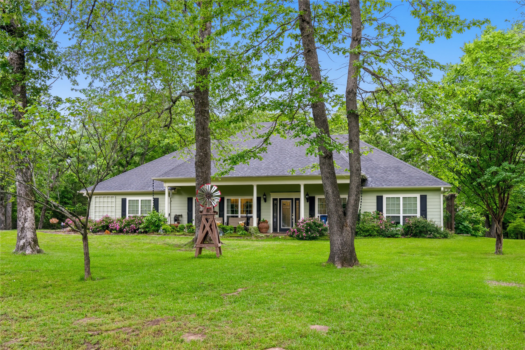 220 Rs County Road 4263 Emory TX 75440