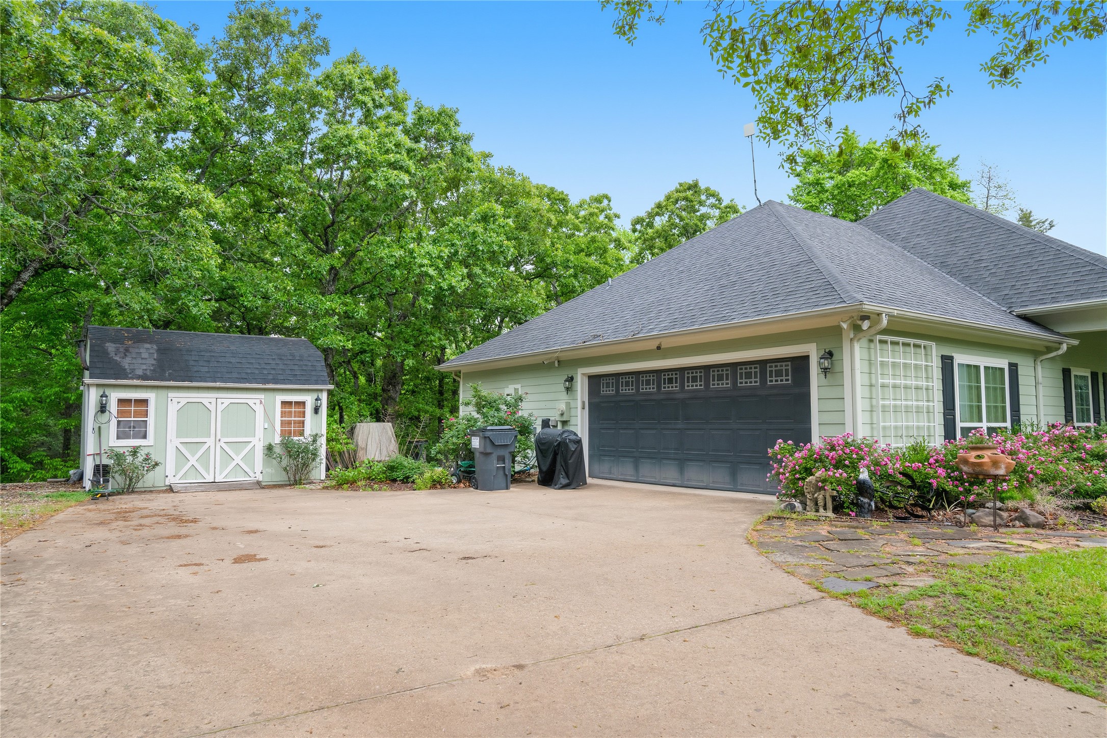 220 Rs County Road 4263 Emory TX 75440