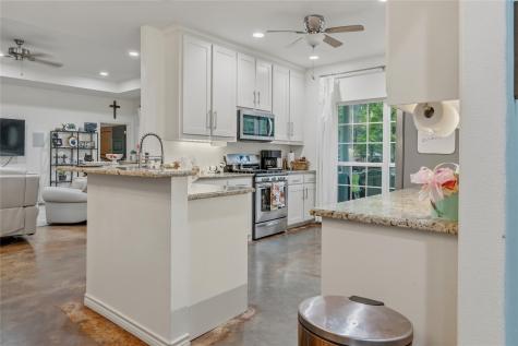 220 Rs County Road 4263 Emory TX 75440