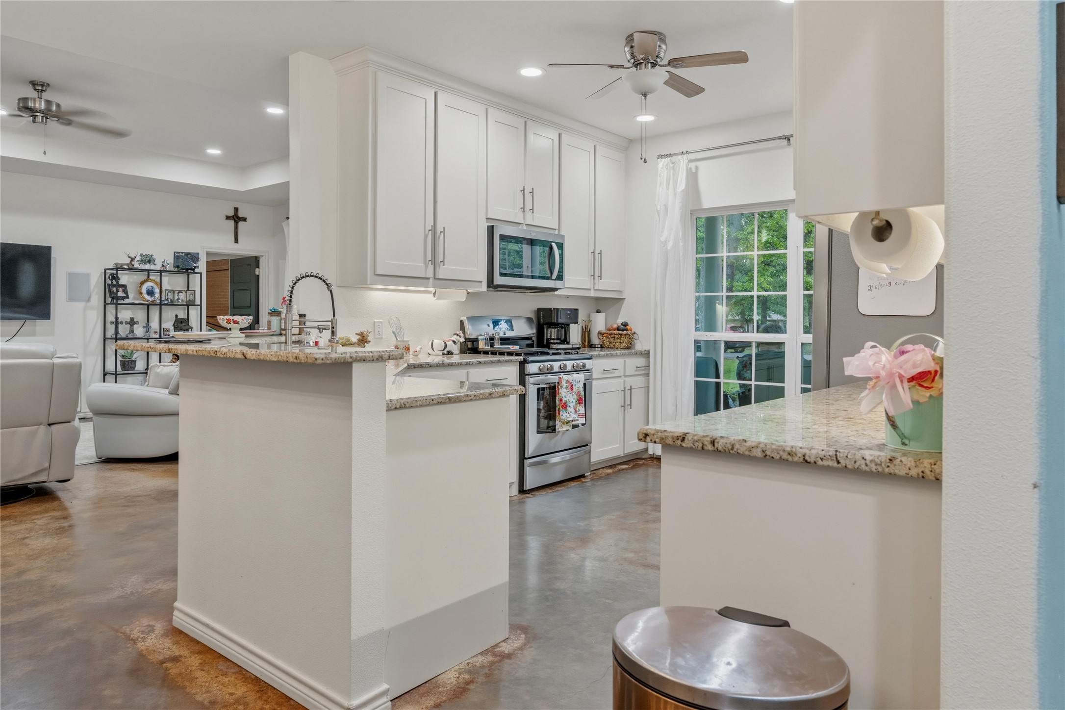 220 Rs County Road 4263 Emory TX 75440