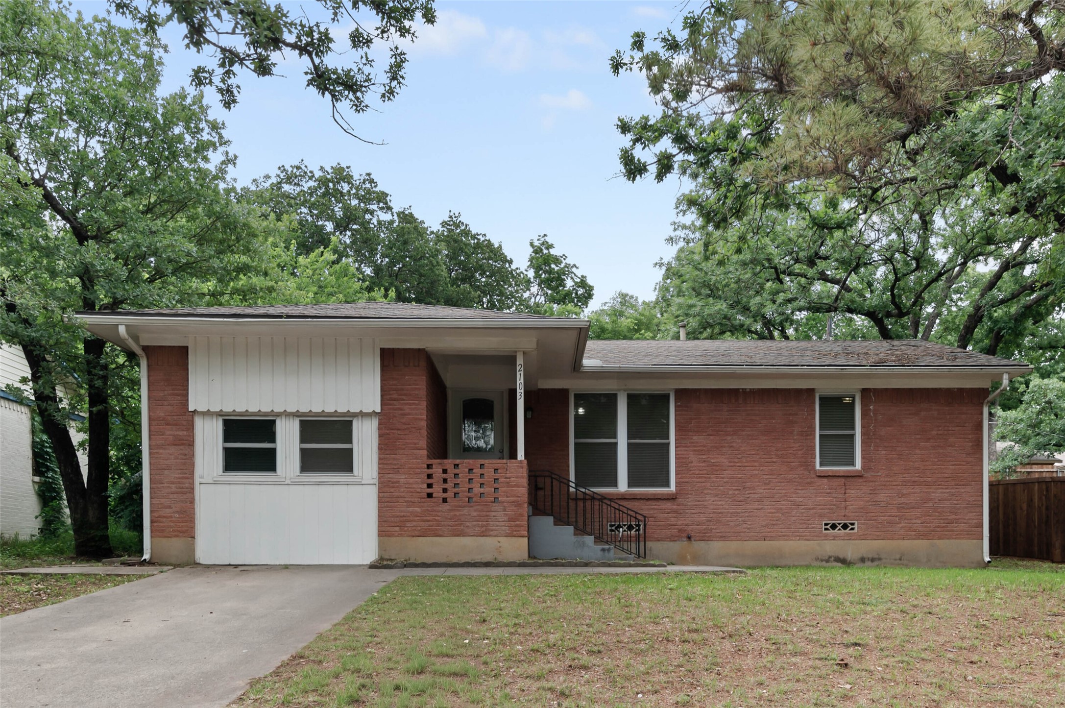 2103 Mercedes Road Denton TX 76205