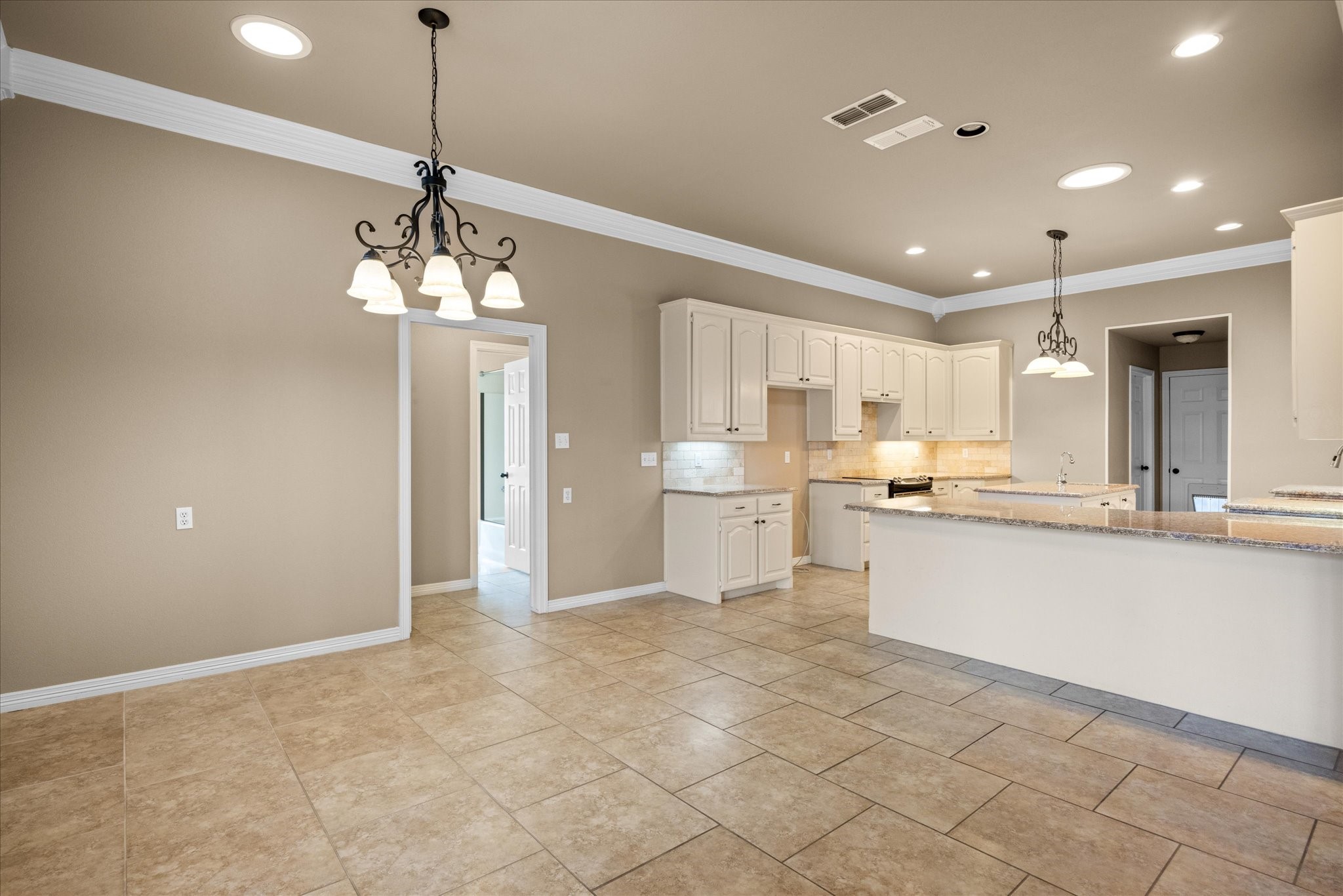 1207 Mallard Way Granbury TX 76048