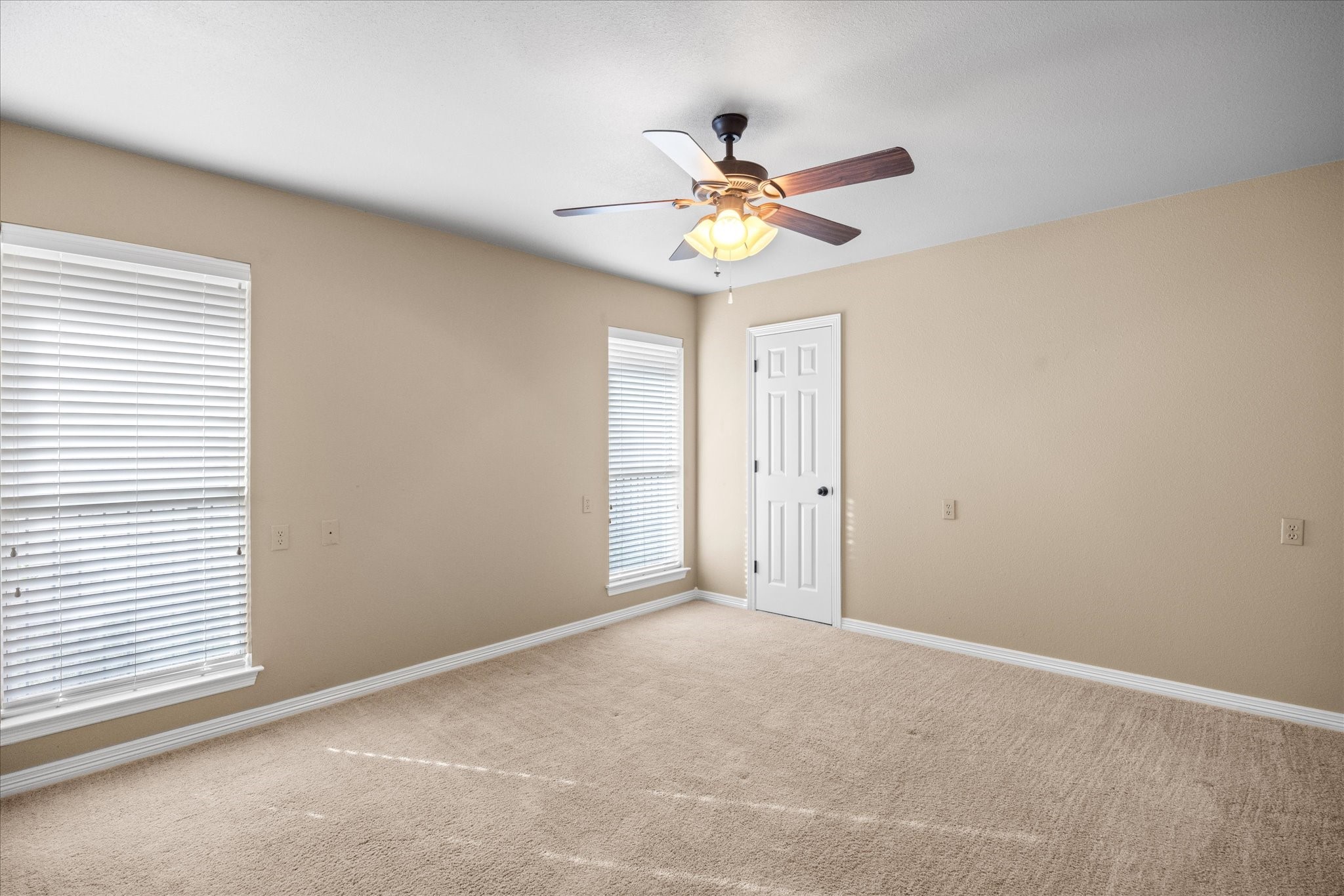 1207 Mallard Way Granbury TX 76048