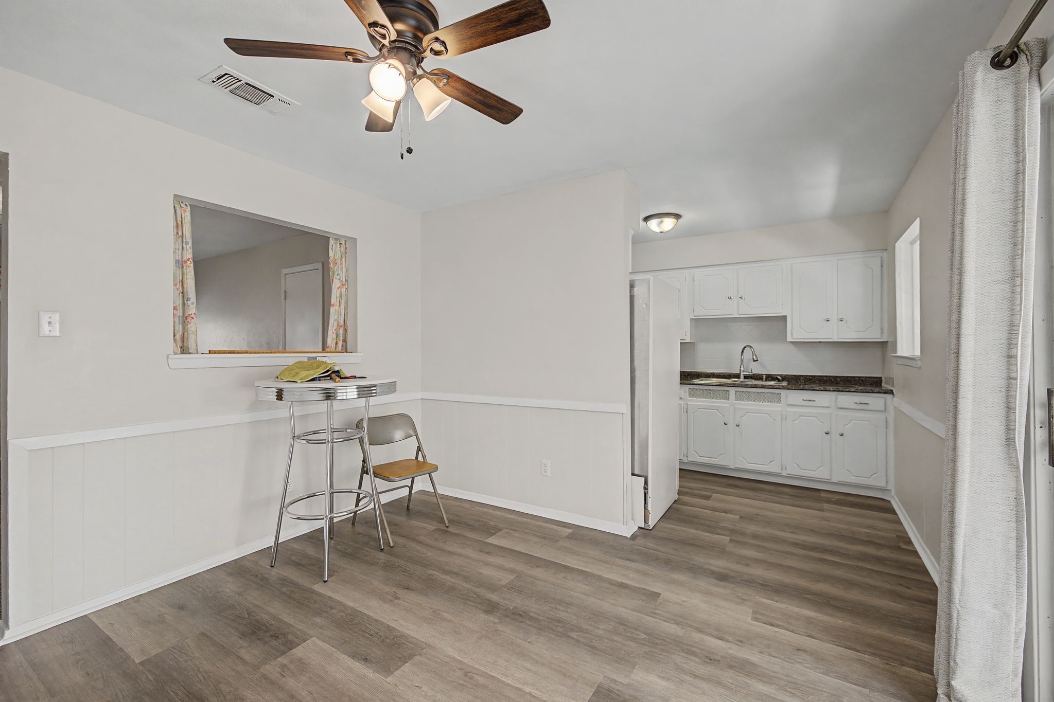 313 NW Jayellen Avenue Burleson TX 76028