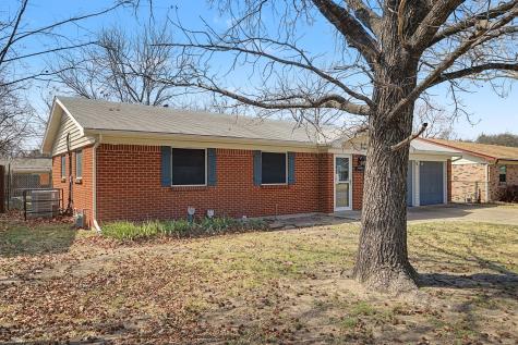 313 NW Jayellen Avenue Burleson TX 76028
