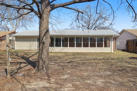313 NW Jayellen Avenue Burleson TX 76028