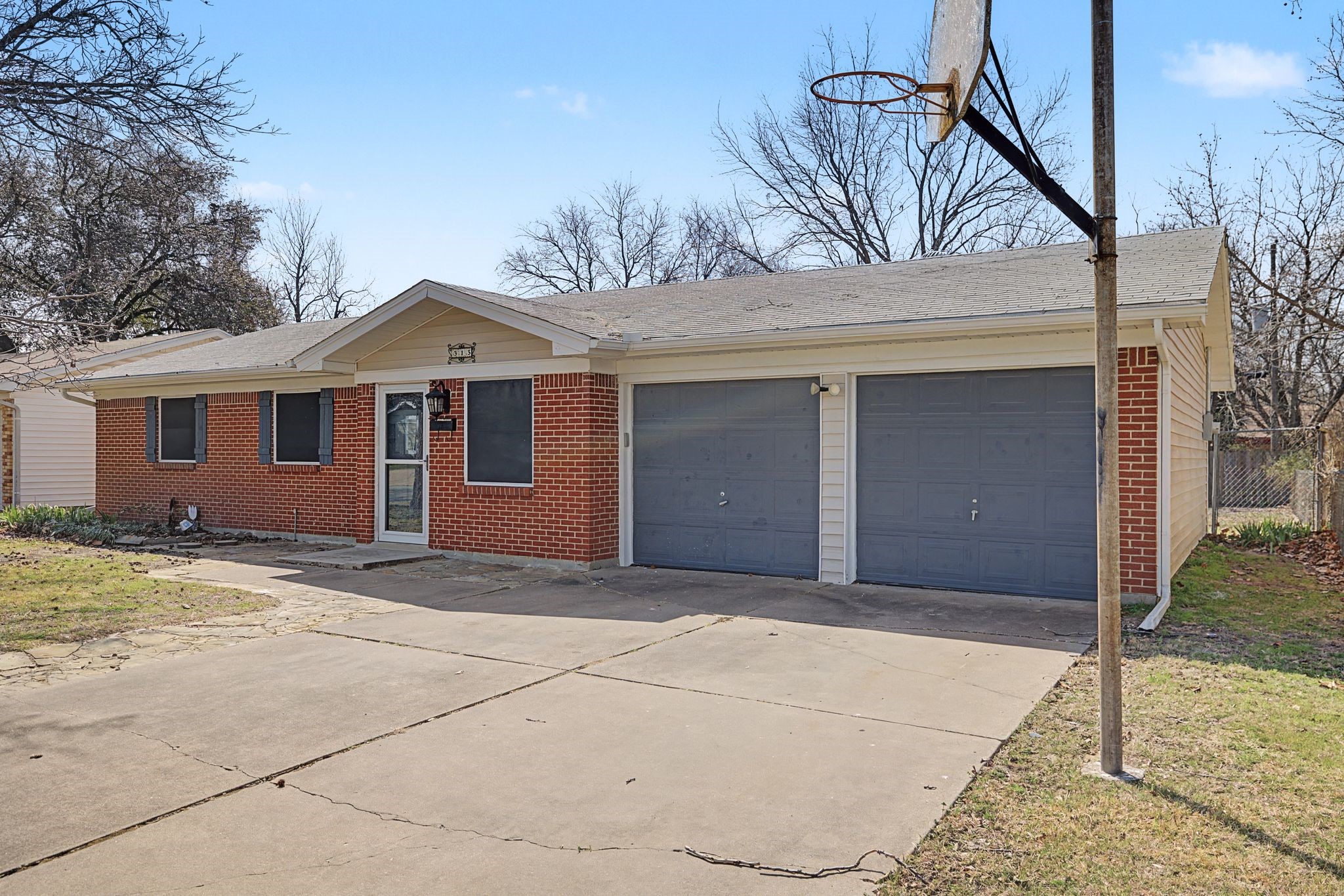 313 NW Jayellen Avenue Burleson TX 76028
