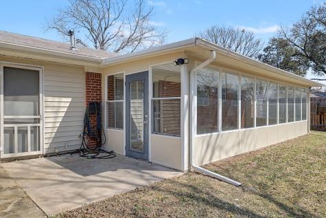 313 NW Jayellen Avenue Burleson TX 76028
