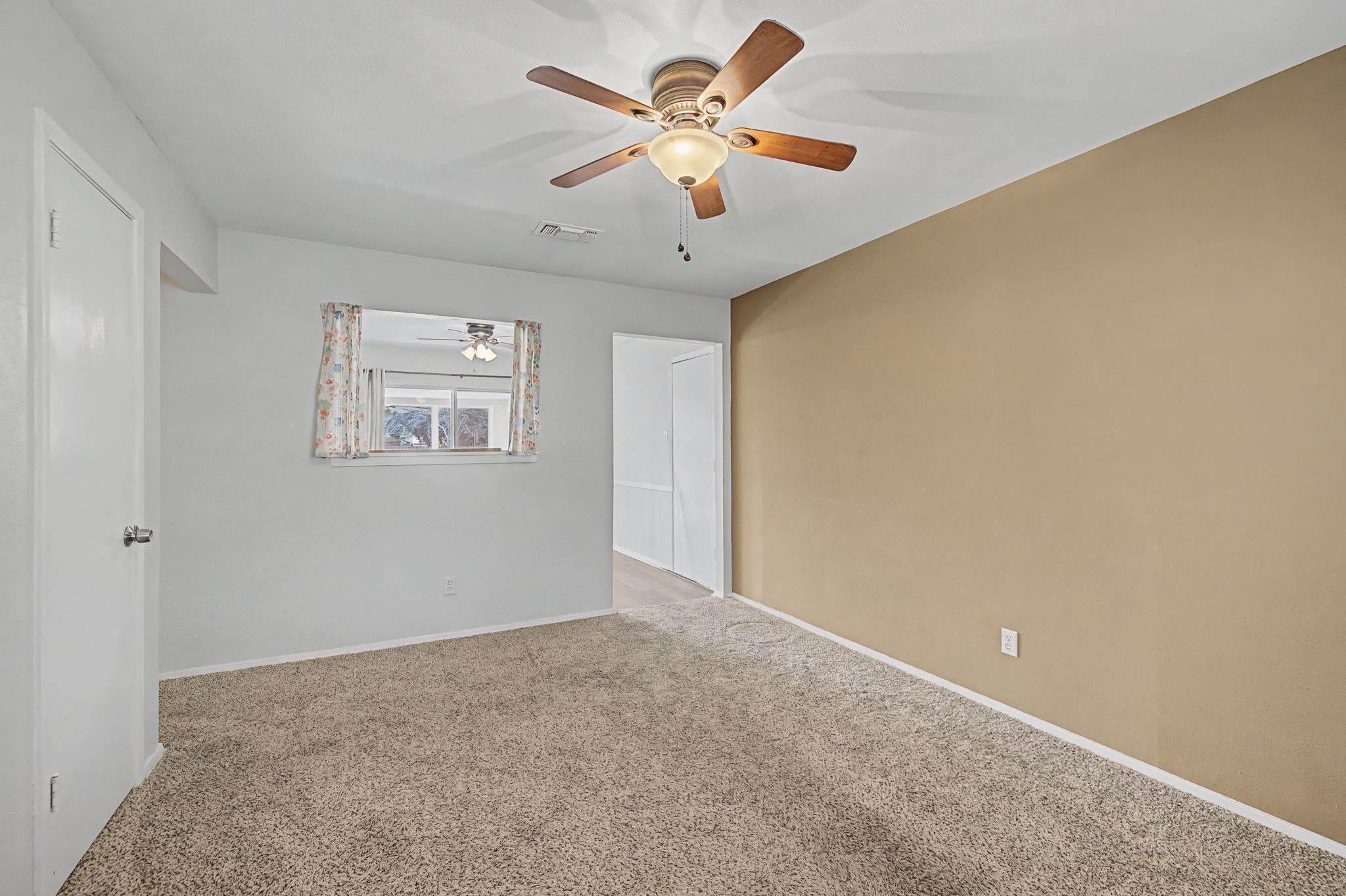 313 NW Jayellen Avenue Burleson TX 76028