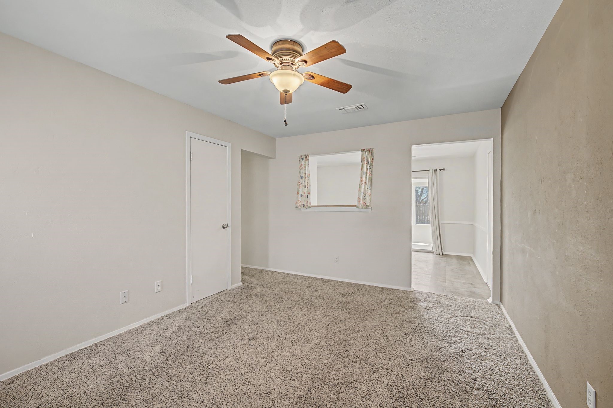 313 NW Jayellen Avenue Burleson TX 76028