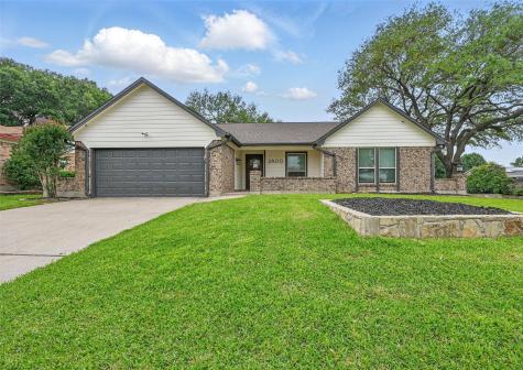 2800 Bluebonnet Lane Bedford TX 76021