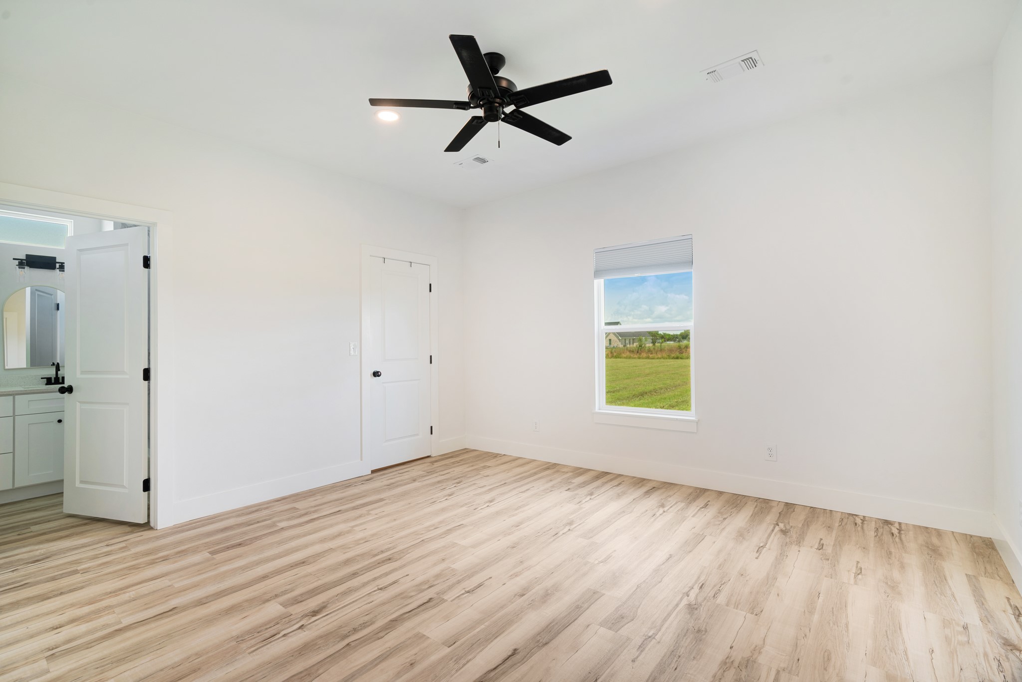 204 Private Road 33083 Sumner TX 75486