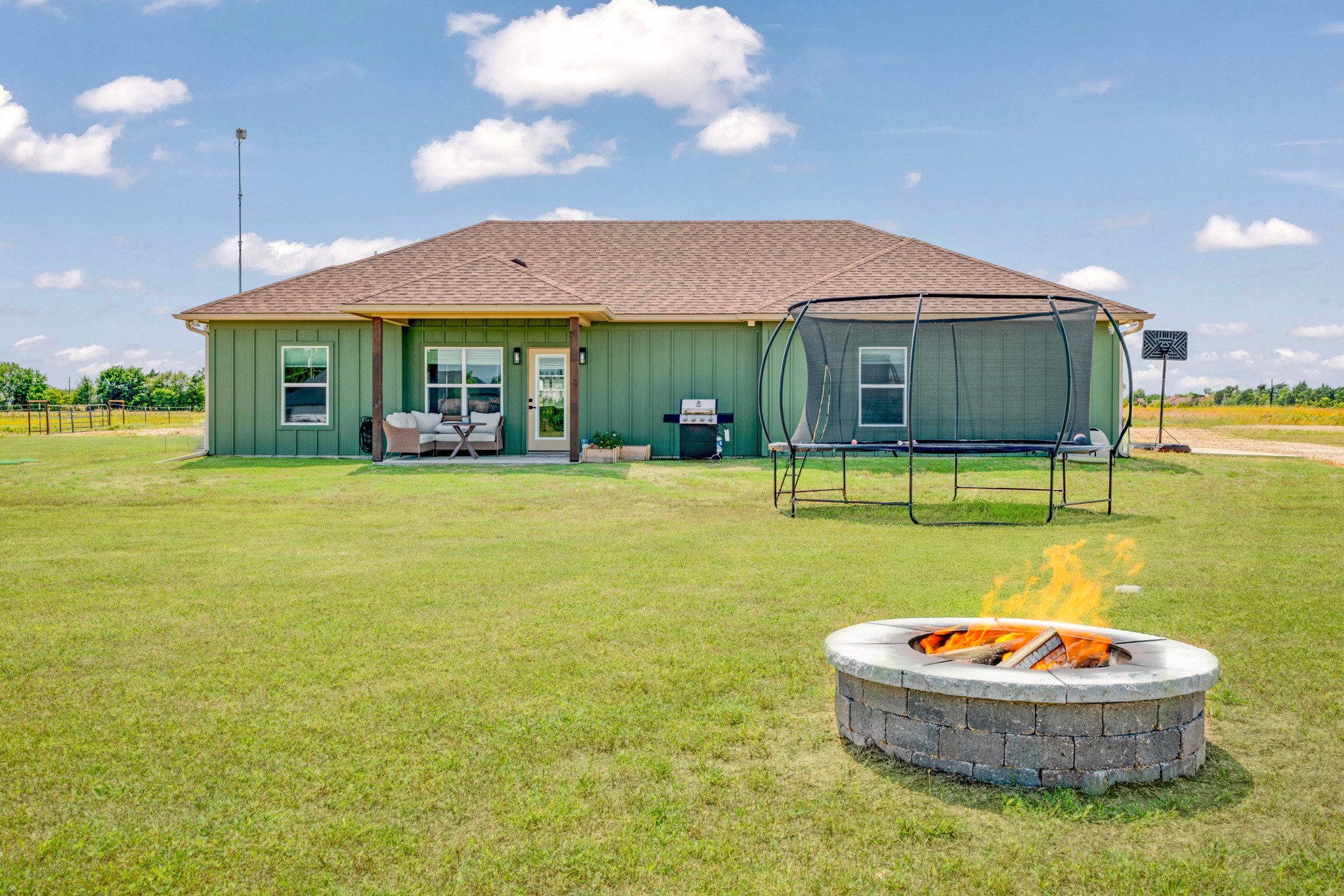 204 Private Road 33083 Sumner TX 75486