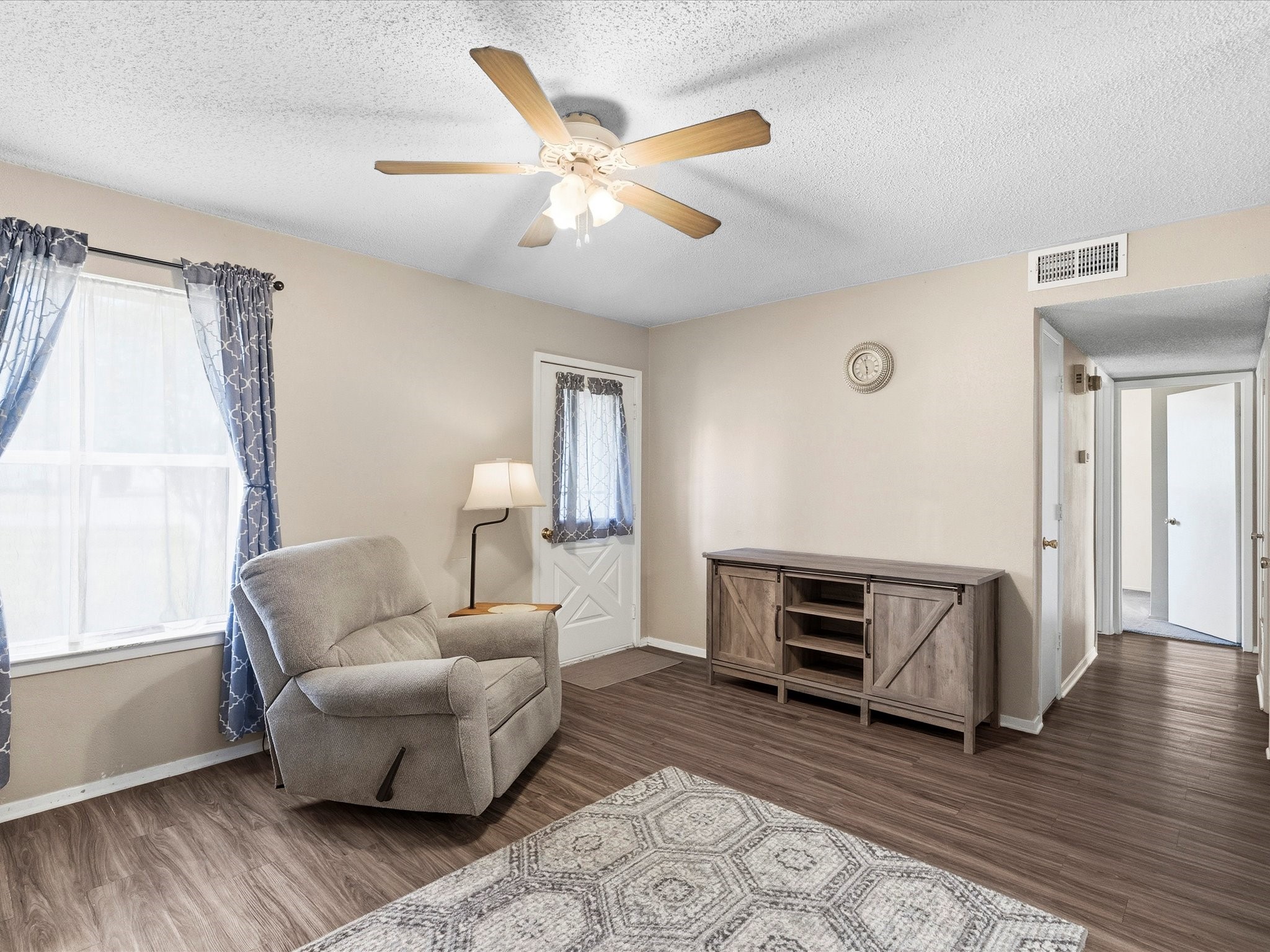 209 W Huffman Street Krum TX 76249