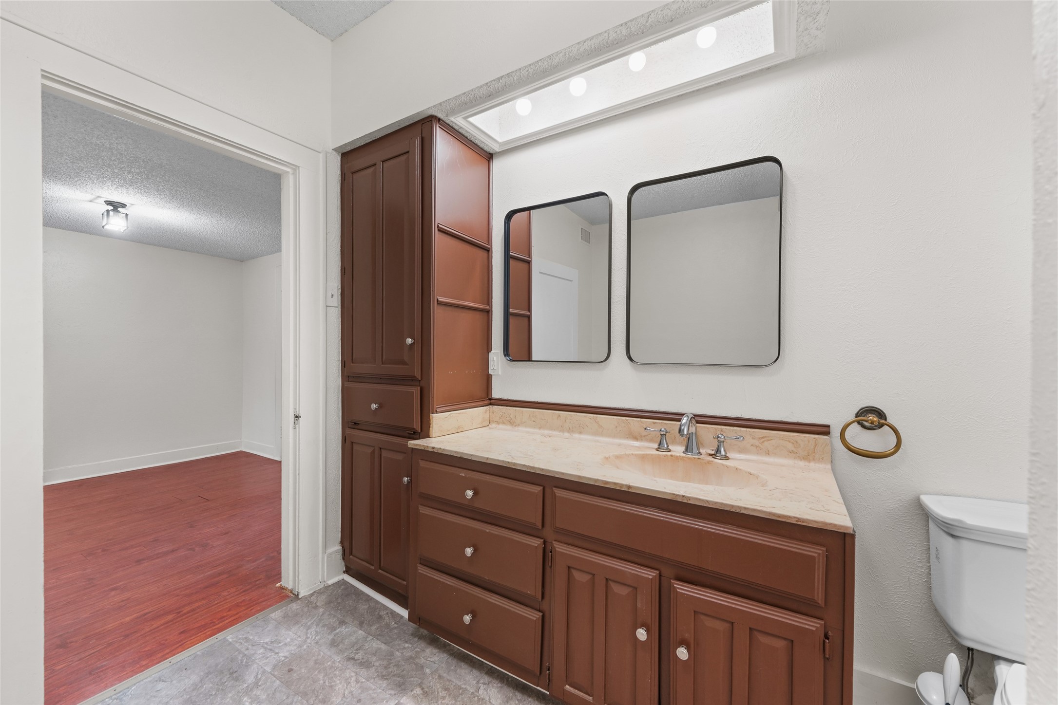 1609 Walworth Street Greenville TX 75401