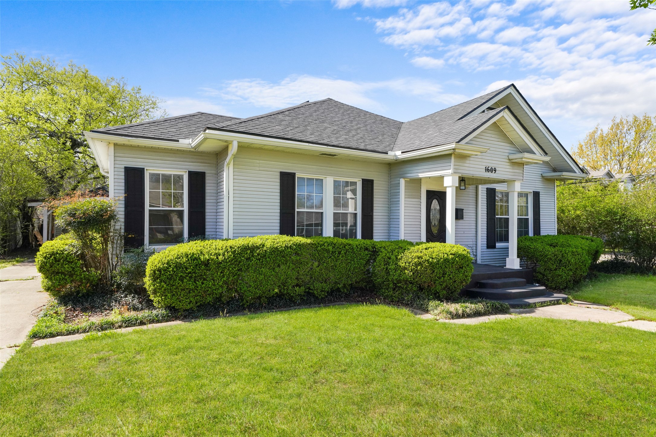 1609 Walworth Street Greenville TX 75401