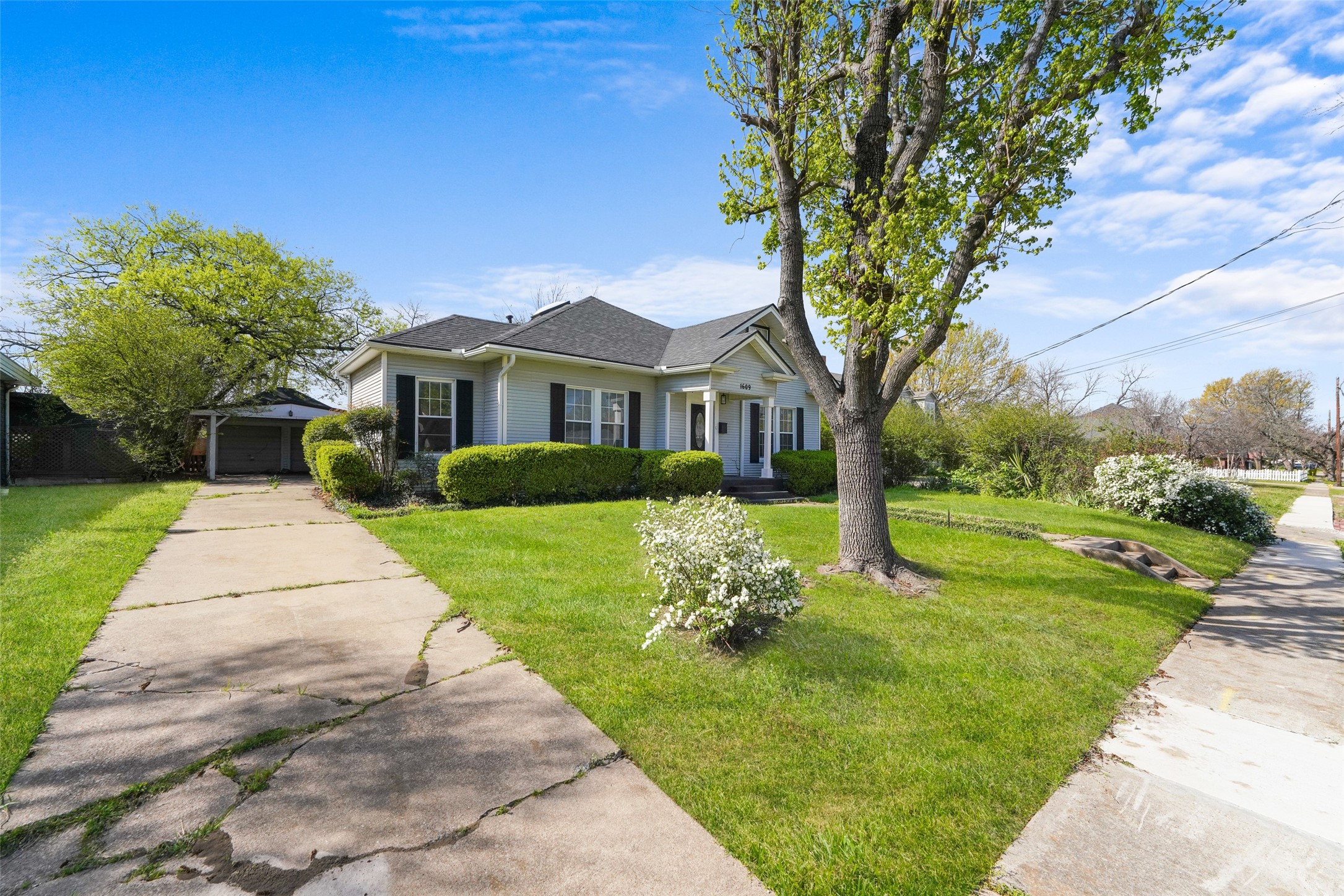 1609 Walworth Street Greenville TX 75401