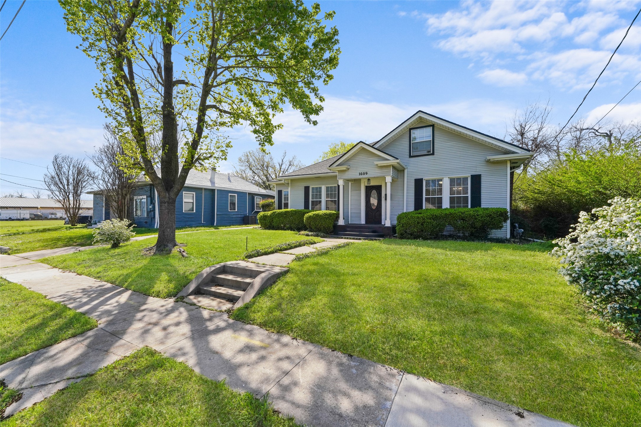 1609 Walworth Street Greenville TX 75401