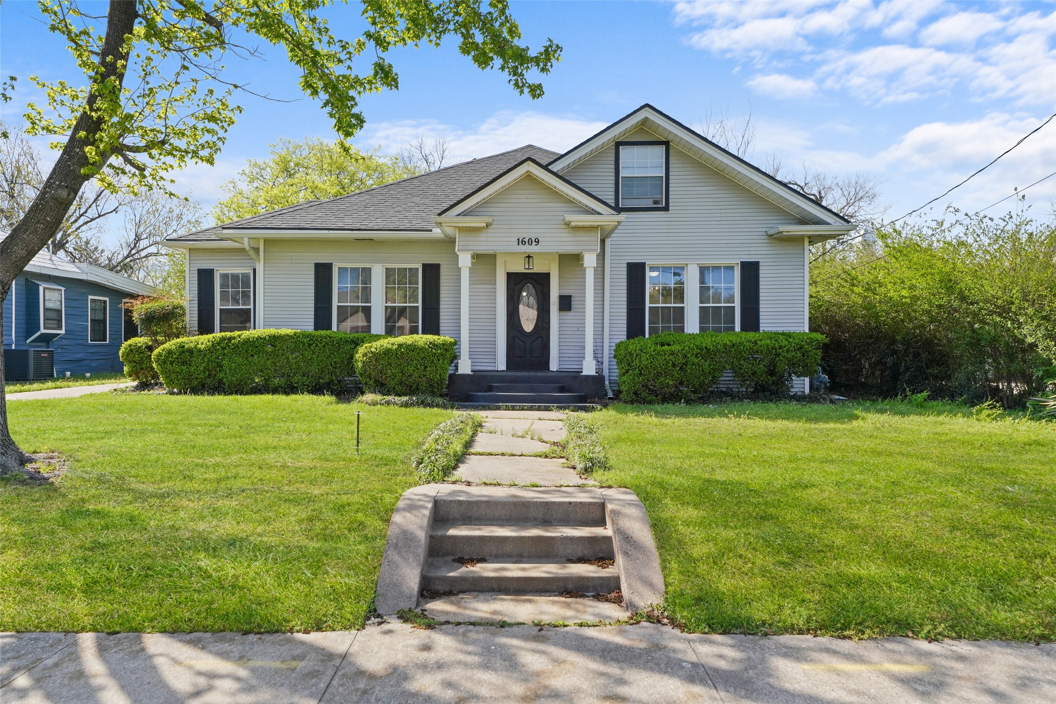 1609 Walworth Street Greenville TX 75401