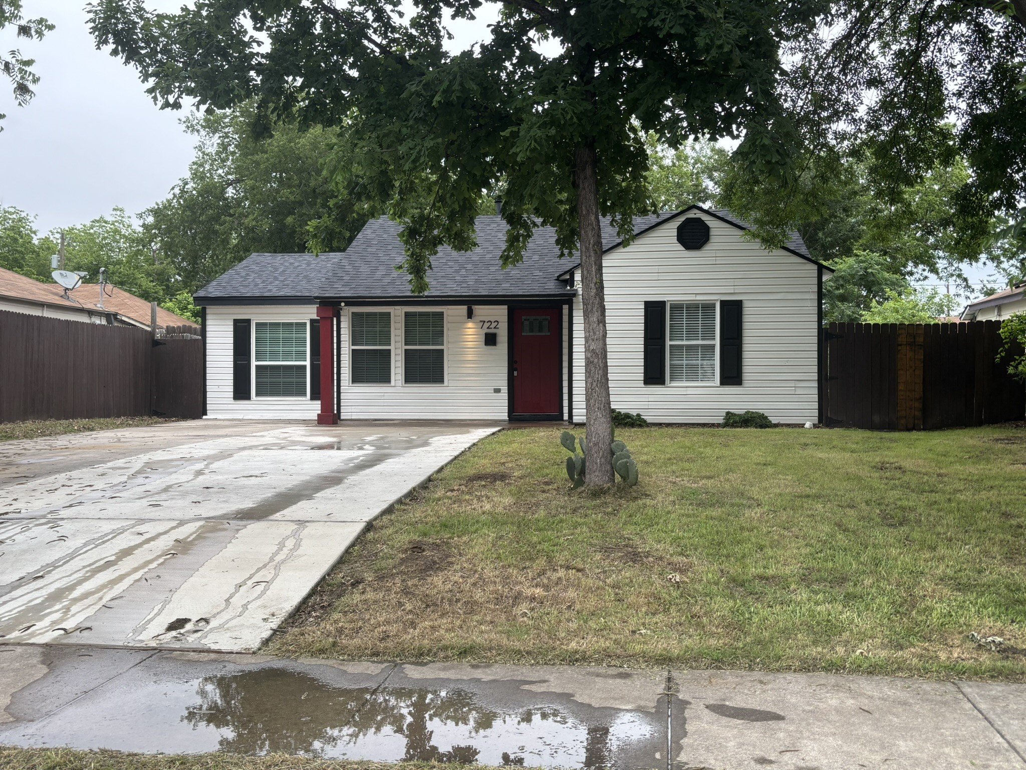 722 SE 11th Street Grand Prairie TX 75051