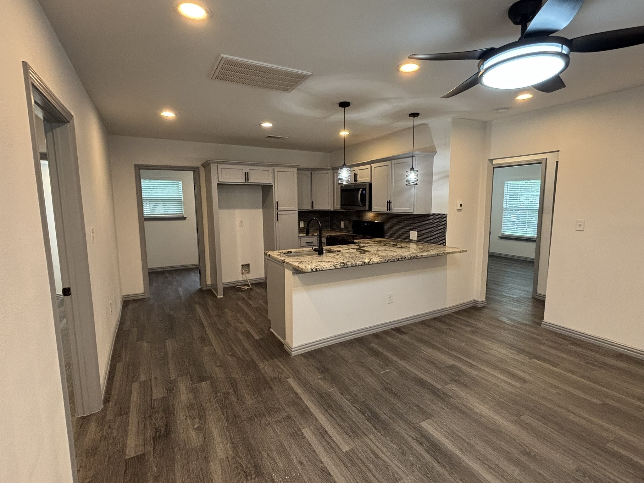 722 SE 11th Street Grand Prairie TX 75051