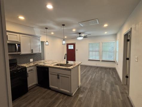722 SE 11th Street Grand Prairie TX 75051
