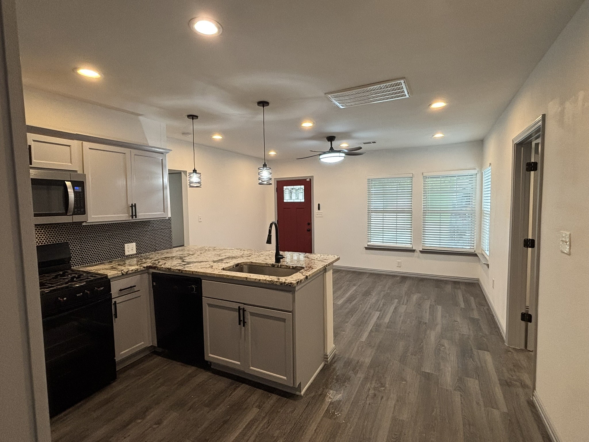 722 SE 11th Street Grand Prairie TX 75051